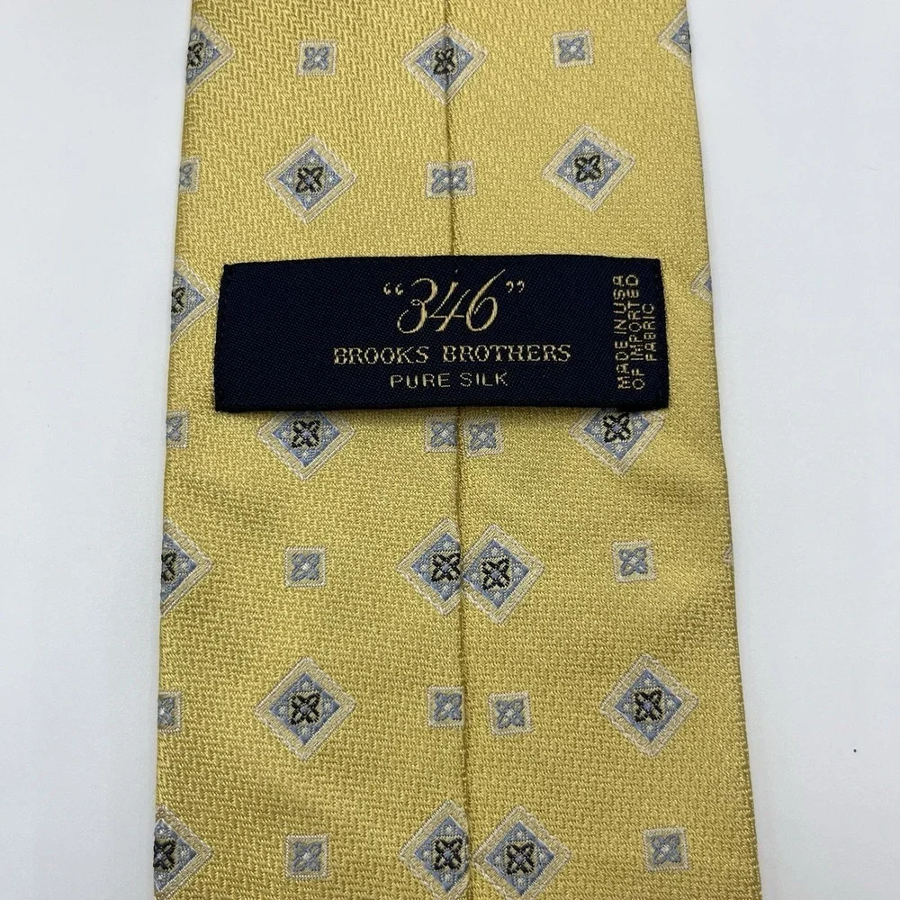 Brooks Brothers 346 Classic Yellow Floral Geometric‎ Silk Necktie Tie